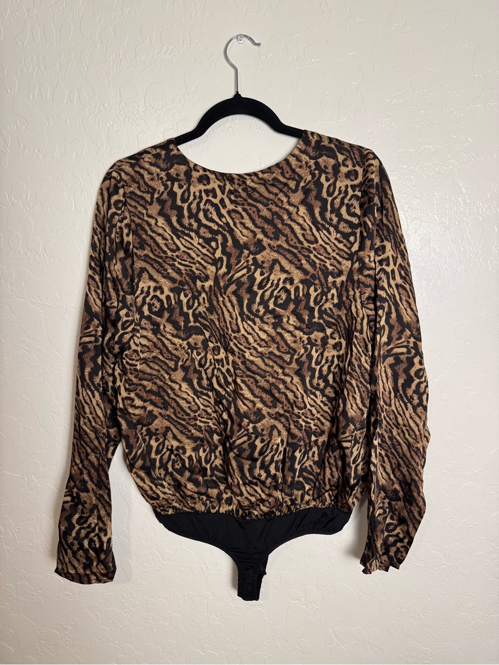 Good American Jaguar Leopard Print Satin Faux Wrap Bodysuit Long Sleeve Large 3 - Picture 8 of 12